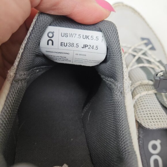 ON Running Cloudaway Sneaker Women's Sz 7.5 Grey Slip On Drawcord Shoe Cloud - Picture 13 of 13